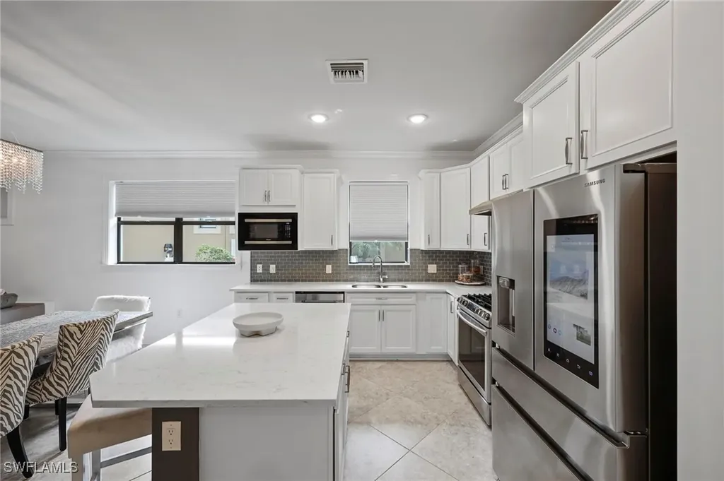 7670 Jacaranda Lane Naples FL 34114
