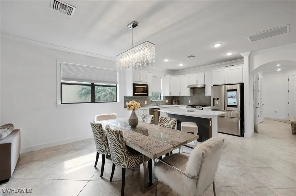 7670 Jacaranda Lane Naples FL 34114