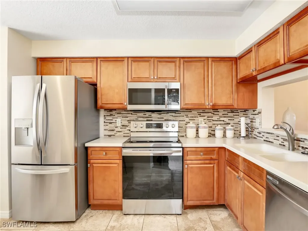 6670 Huntington Lakes Circle Naples FL 34119