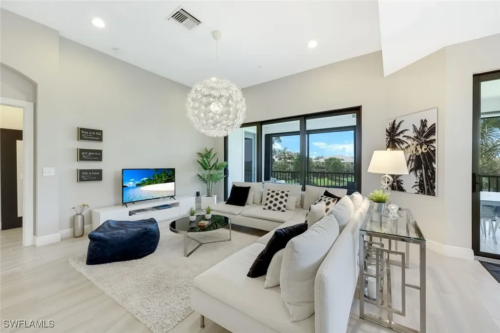 2185 Frangipani Circle Naples FL 34120