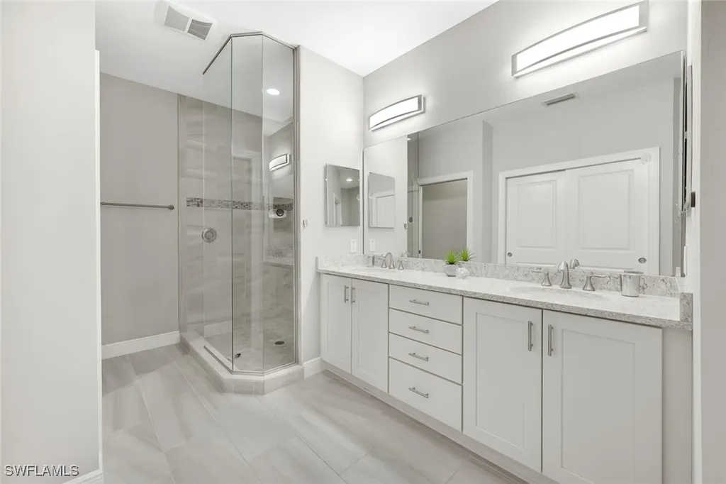 2185 Frangipani Circle Naples FL 34120