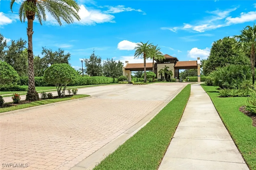 2185 Frangipani Circle Naples FL 34120