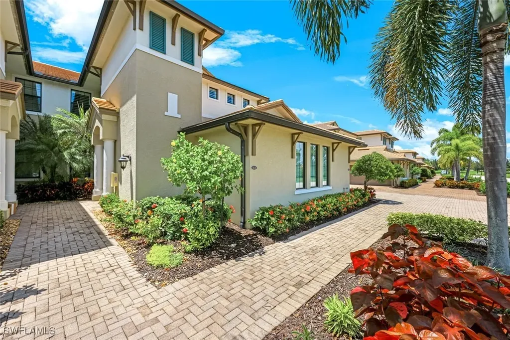 2185 Frangipani Circle Naples FL 34120
