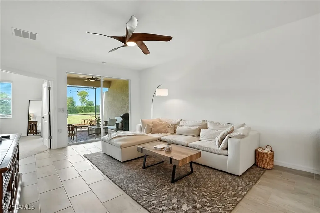 1676 Alameda Drive Naples FL 34120