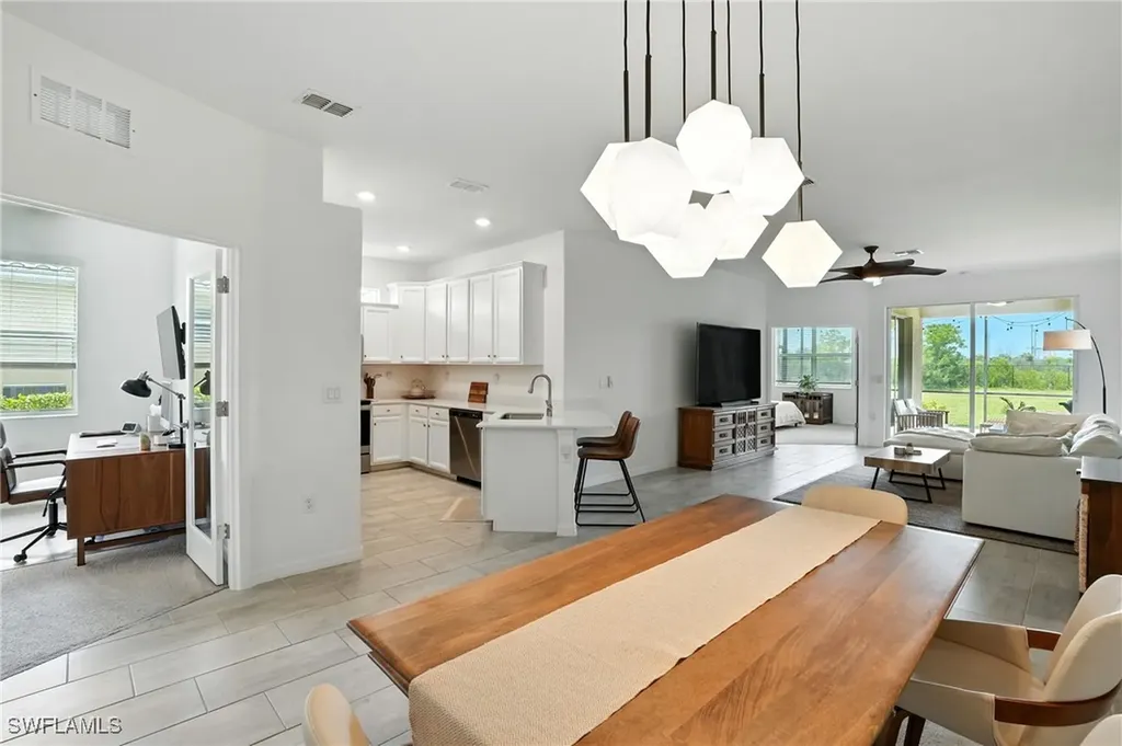 1676 Alameda Drive Naples FL 34120