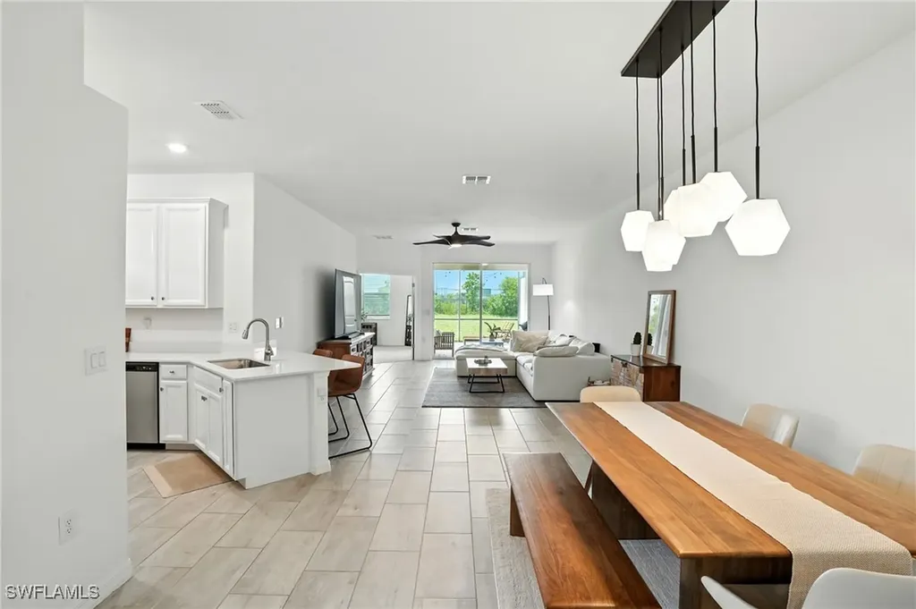 1676 Alameda Drive Naples FL 34120