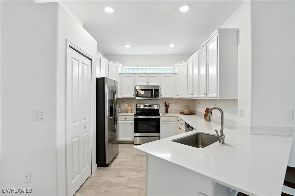 1676 Alameda Drive Naples FL 34120