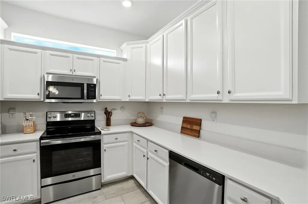 1676 Alameda Drive Naples FL 34120