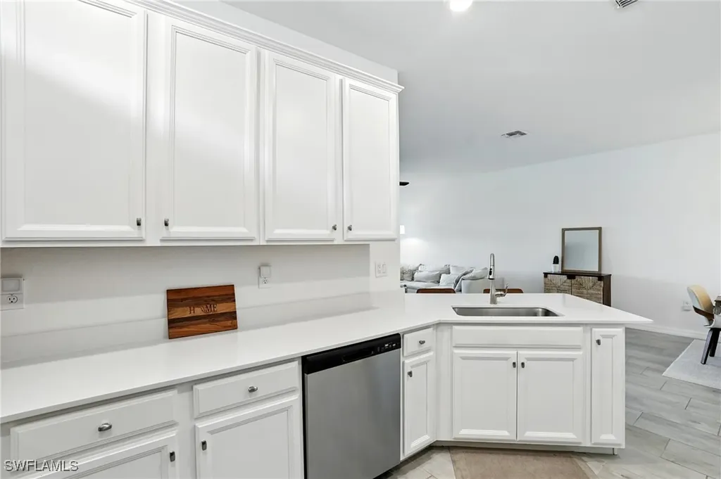 1676 Alameda Drive Naples FL 34120