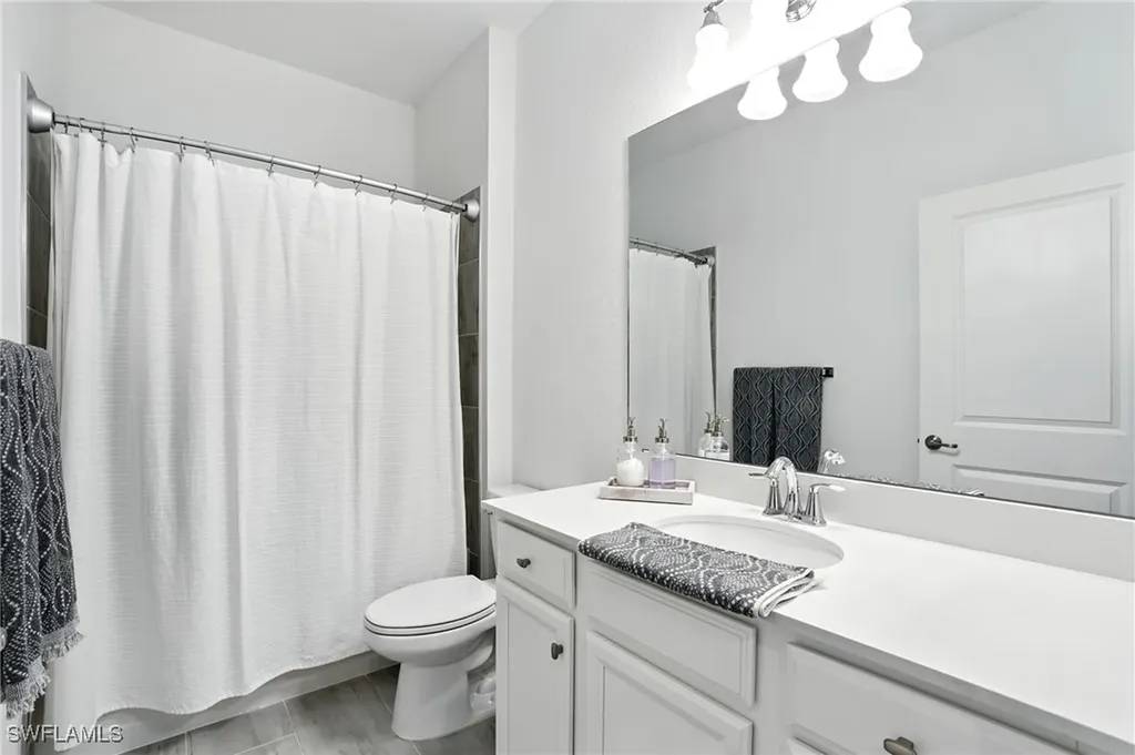 1676 Alameda Drive Naples FL 34120