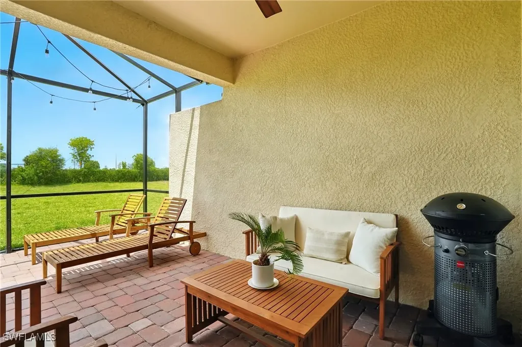 1676 Alameda Drive Naples FL 34120
