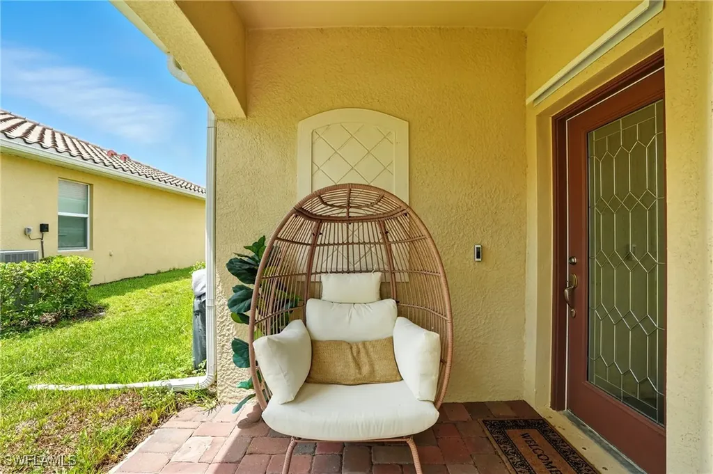 1676 Alameda Drive Naples FL 34120