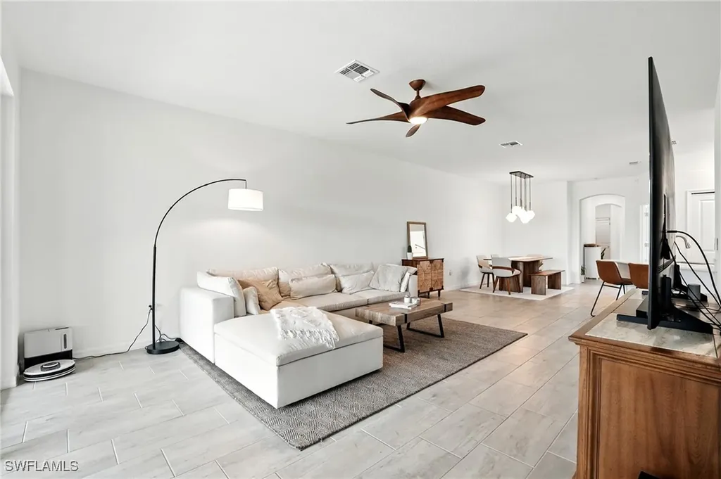 1676 Alameda Drive Naples FL 34120