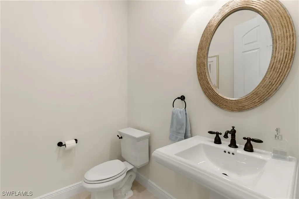 5962 Hammock Isle Circle Naples FL 34119