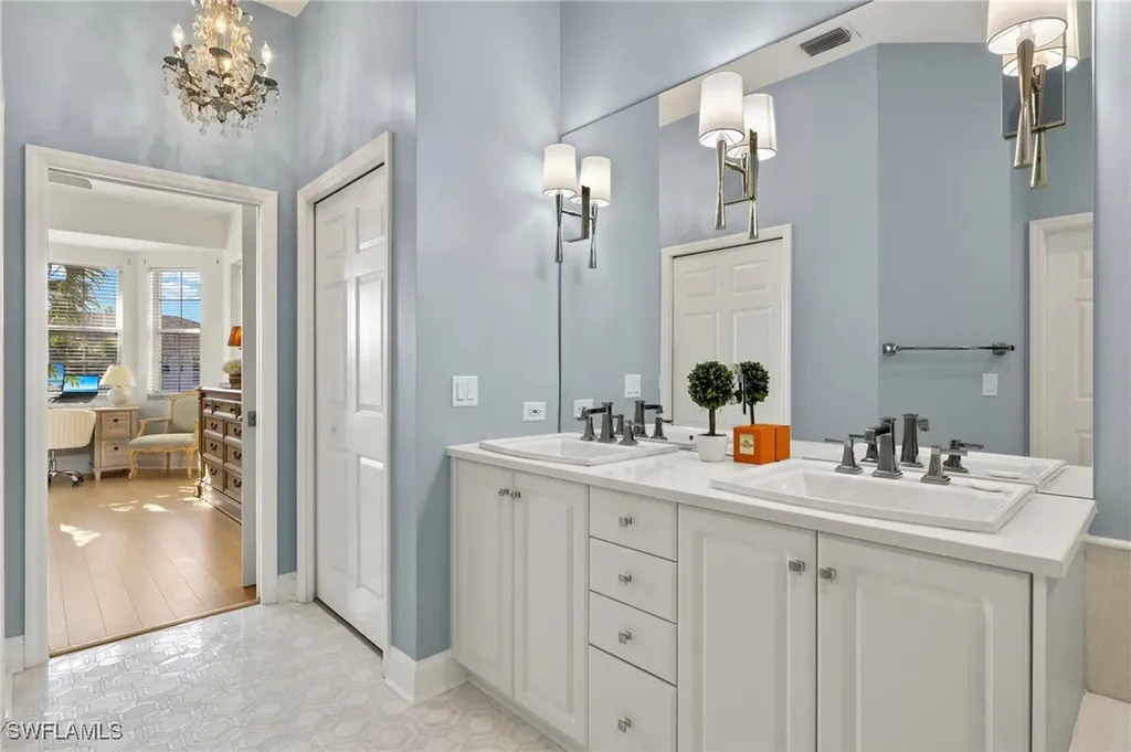 5065 Yacht Harbor Drive Naples FL 34112