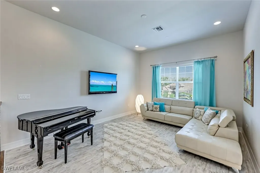 6582 Monterey Point Naples FL 34105