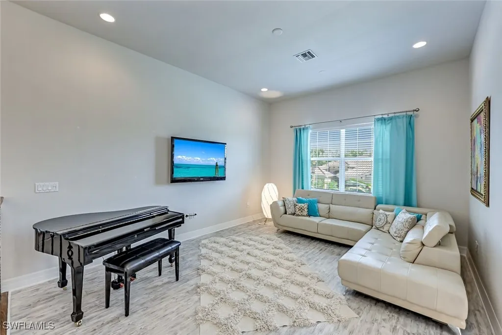 6582 Monterey Point Naples FL 34105