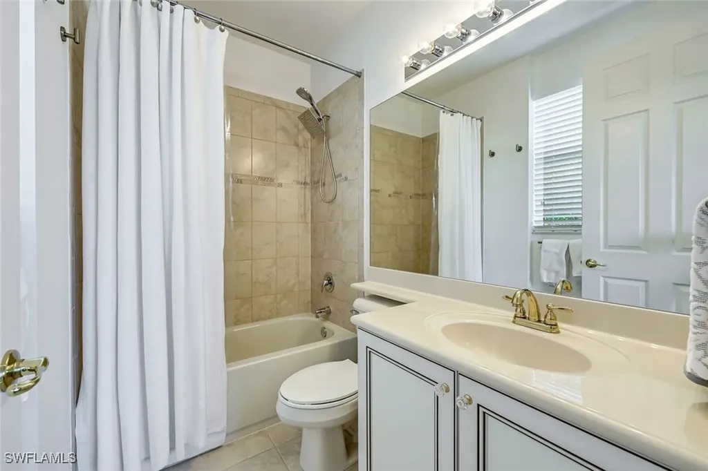 6582 Monterey Point Naples FL 34105