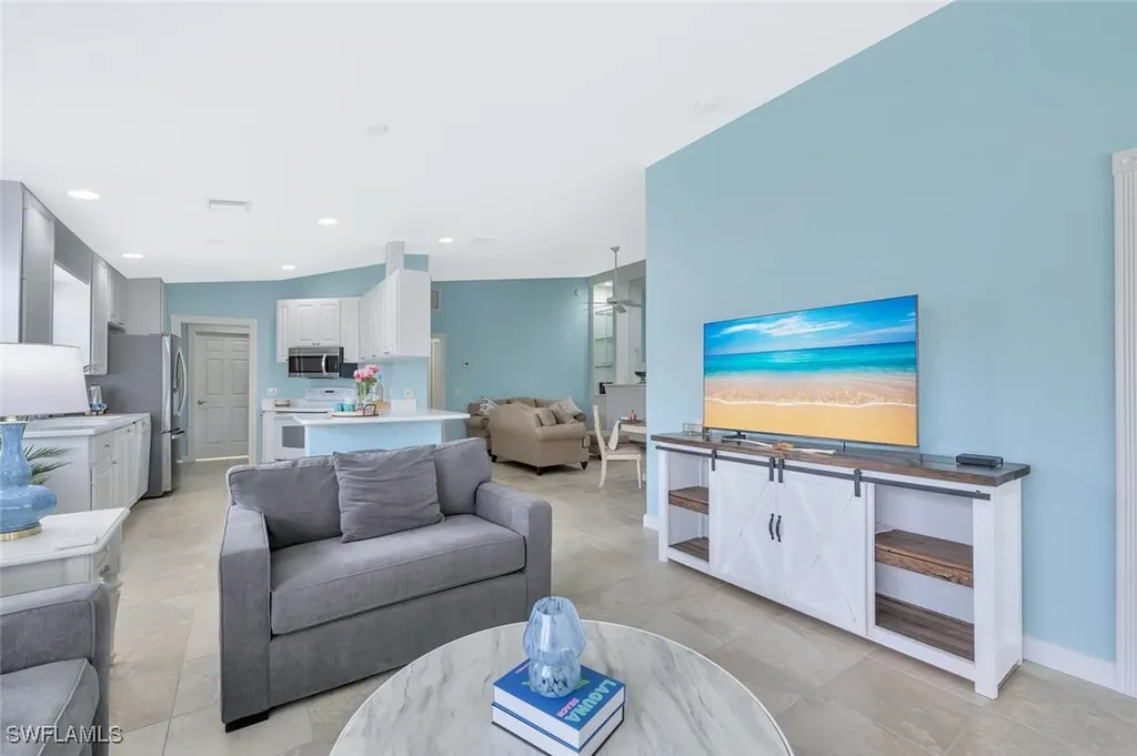 8165 Xenia Lane Naples FL 34114