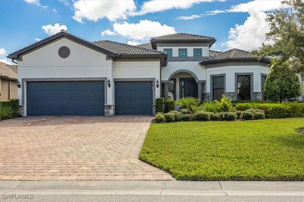 9112 Snowy Owl Way Naples FL 34120