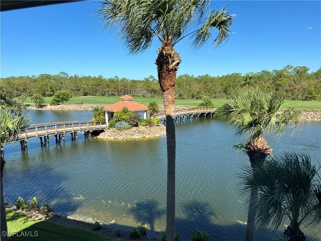 Naples FL, 7625 Arbor Lakes Court, Unit 332