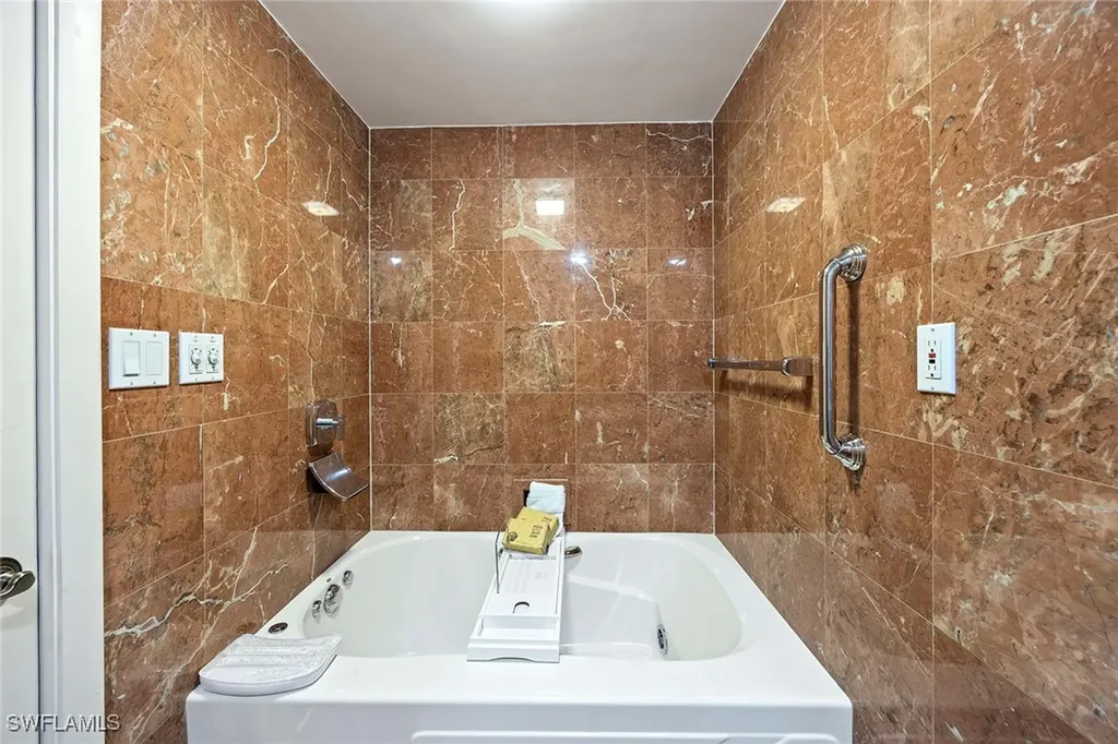 4031 Gulf Shore Boulevard N Naples FL 34103