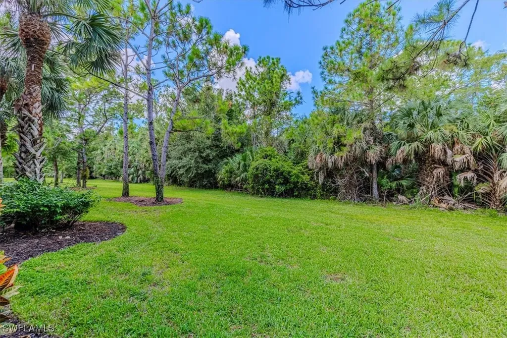 7837 Hawthorne Drive Naples FL 34113
