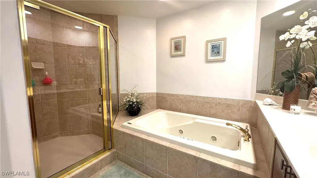 2738 Tiburon Boulevard E Naples FL 34109