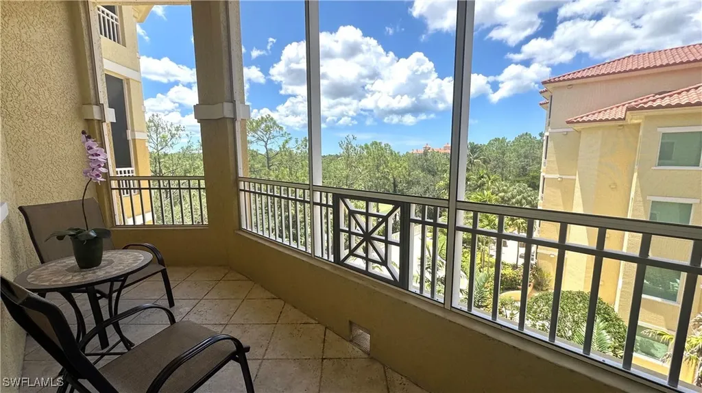2738 Tiburon Boulevard E Naples FL 34109