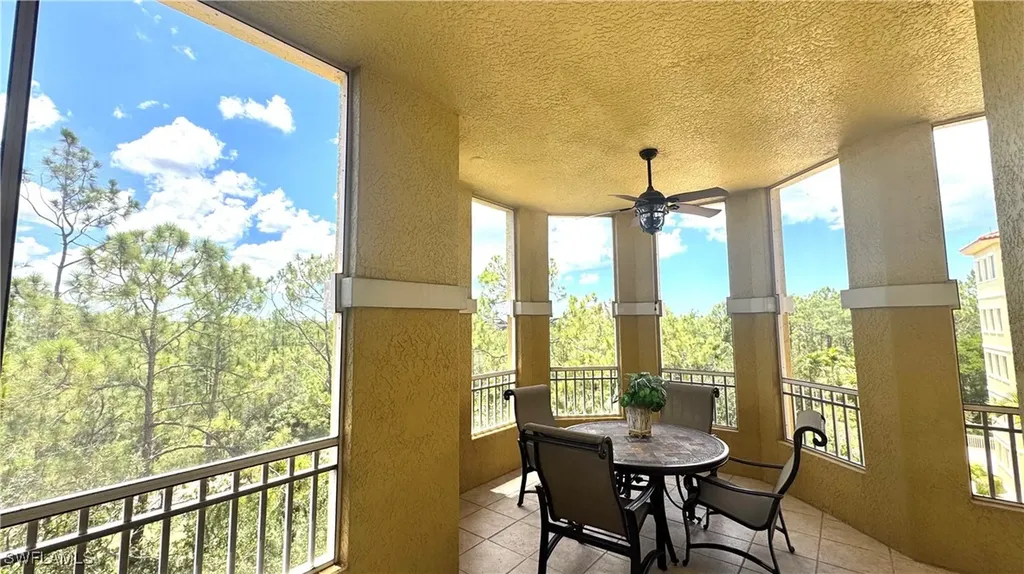 2738 Tiburon Boulevard E Naples FL 34109