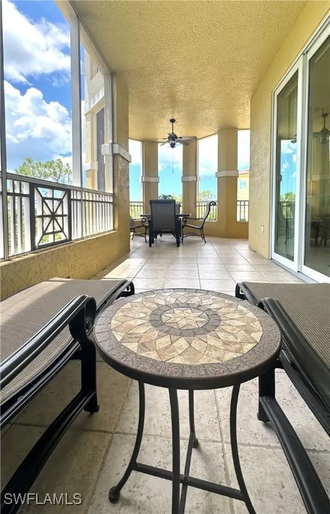 2738 Tiburon Boulevard E Naples FL 34109