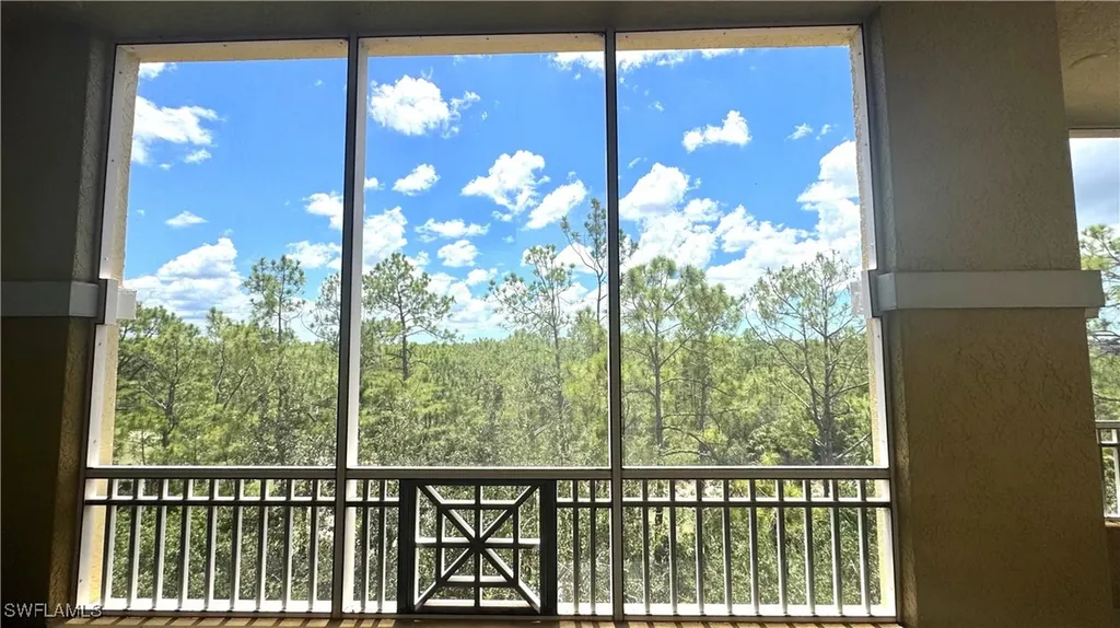 2738 Tiburon Boulevard E Naples FL 34109