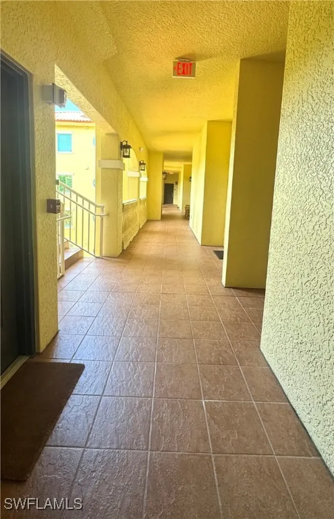 2738 Tiburon Boulevard E Naples FL 34109