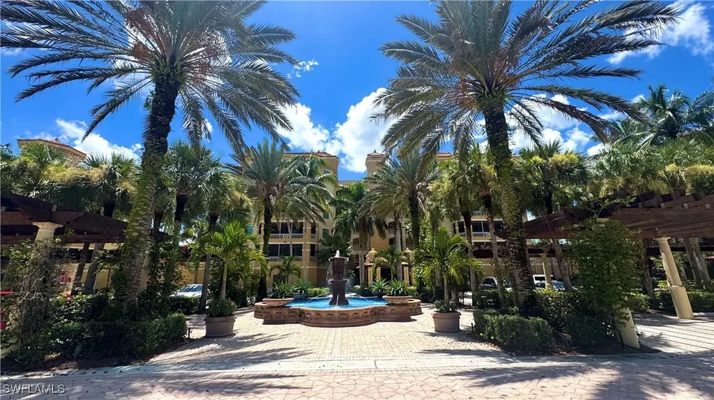 2738 Tiburon Boulevard E Naples FL 34109