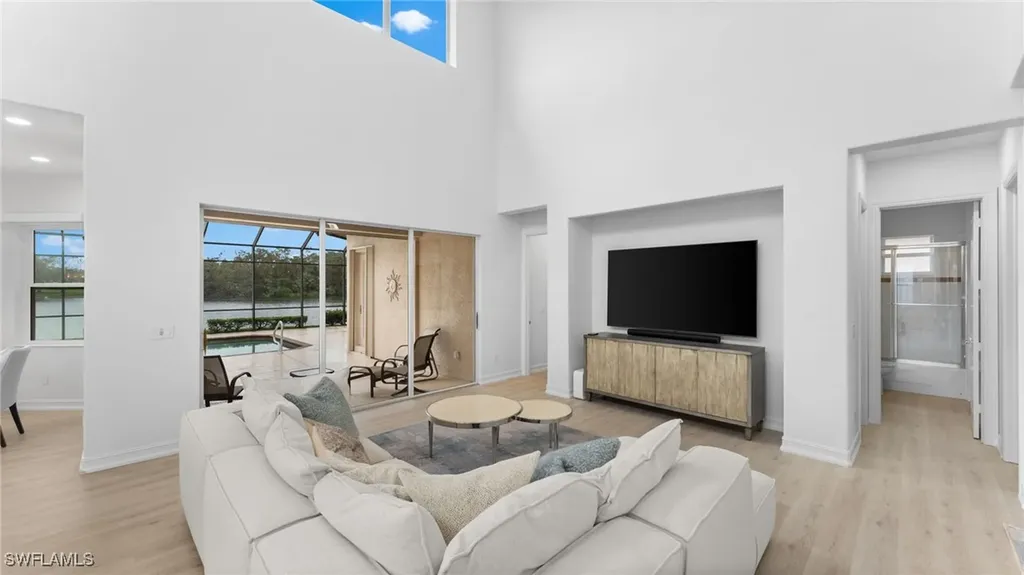 6172 Dogleg Drive Naples FL 34113