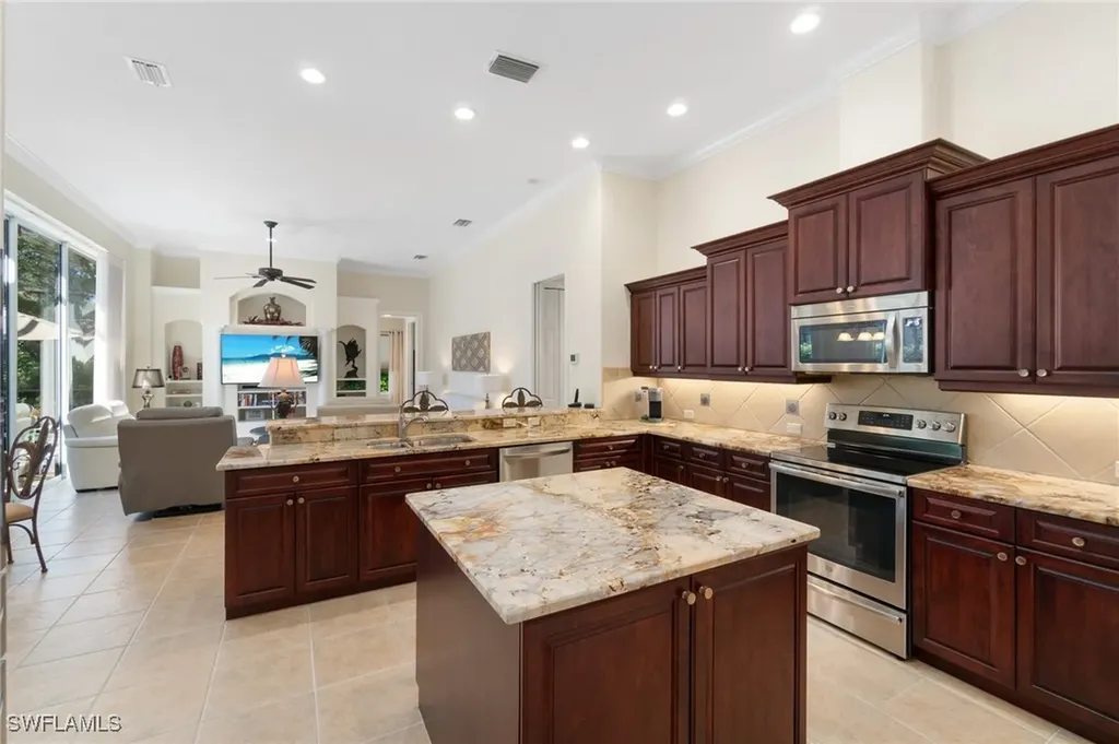 1091 Camelot Circle Naples FL 34119