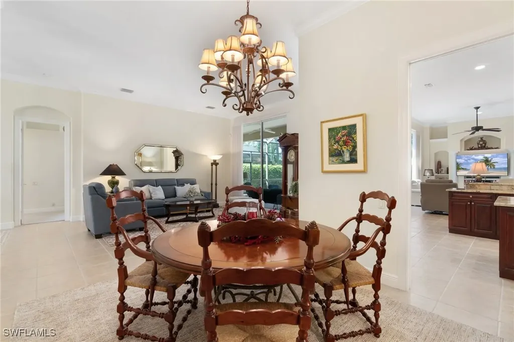 1091 Camelot Circle Naples FL 34119