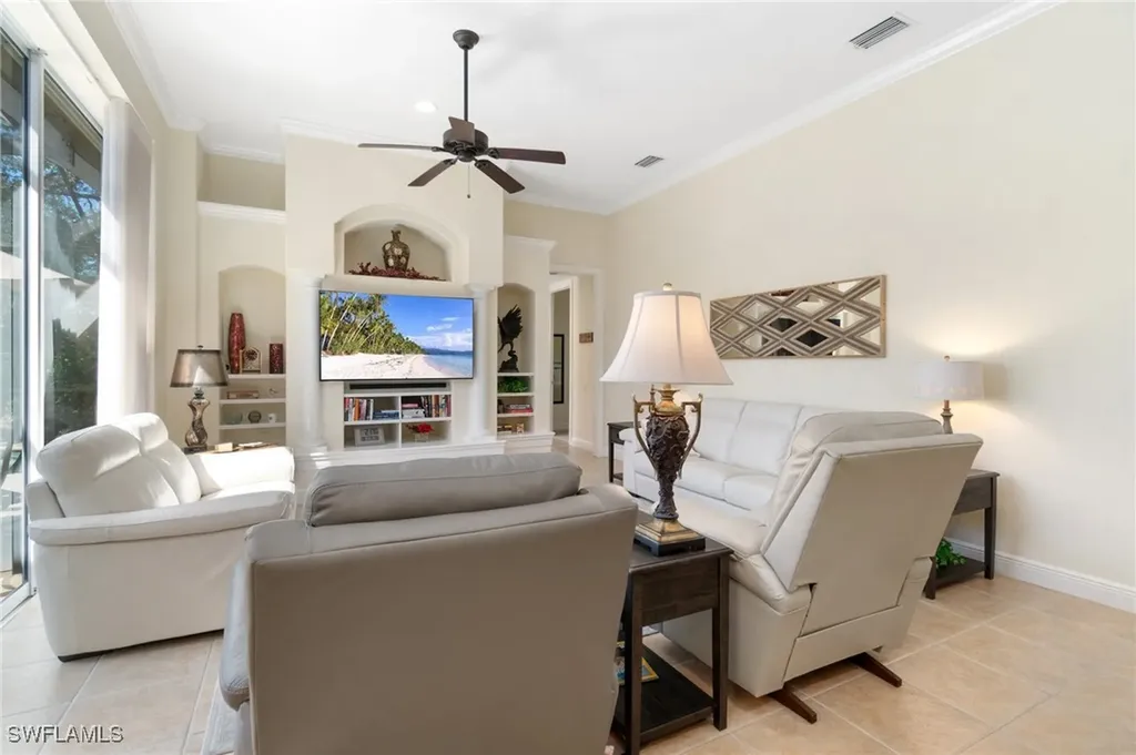 1091 Camelot Circle Naples FL 34119