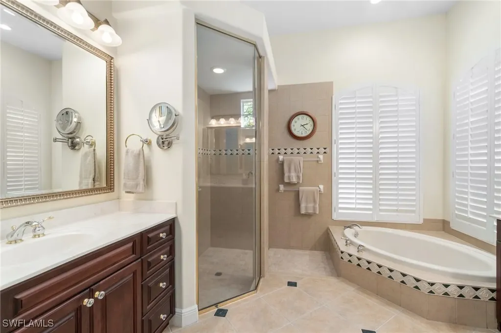 1091 Camelot Circle Naples FL 34119
