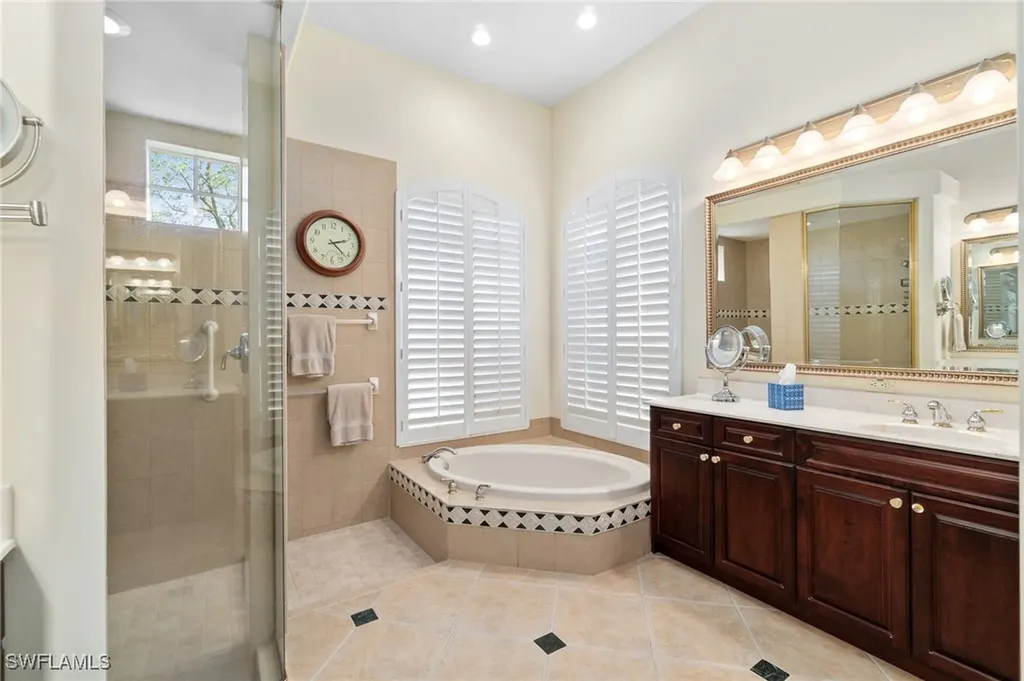 1091 Camelot Circle Naples FL 34119