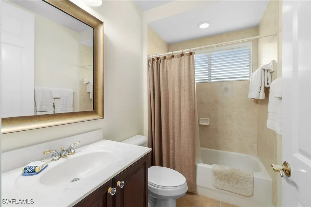 1091 Camelot Circle Naples FL 34119
