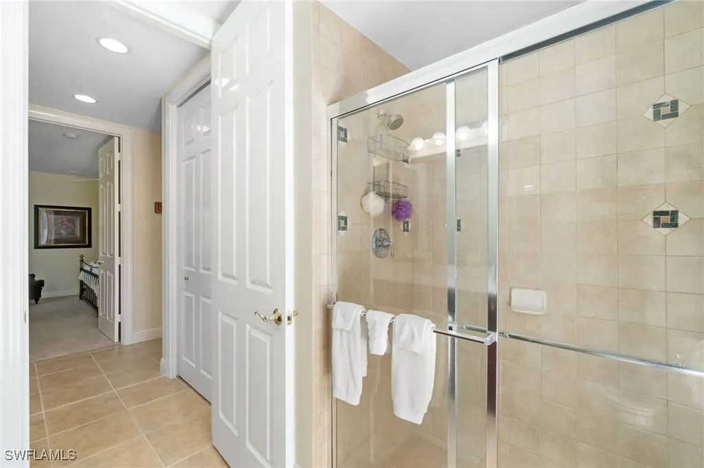 1091 Camelot Circle Naples FL 34119