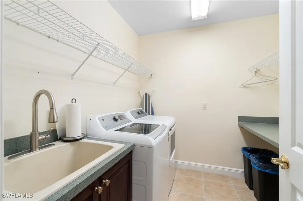 1091 Camelot Circle Naples FL 34119