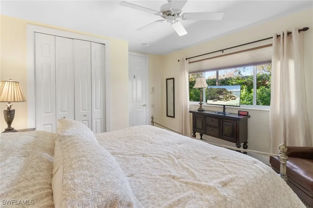 1091 Camelot Circle Naples FL 34119