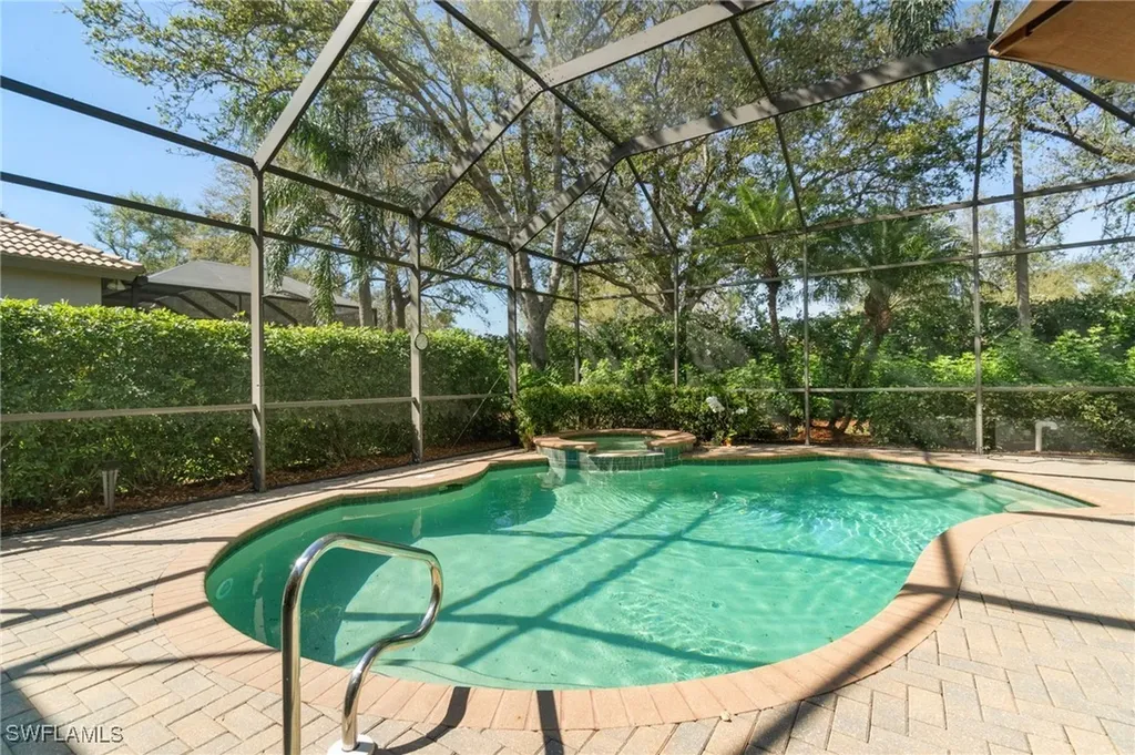 1091 Camelot Circle Naples FL 34119