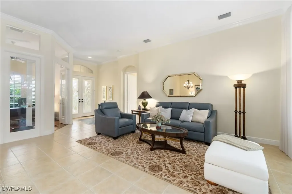 1091 Camelot Circle Naples FL 34119
