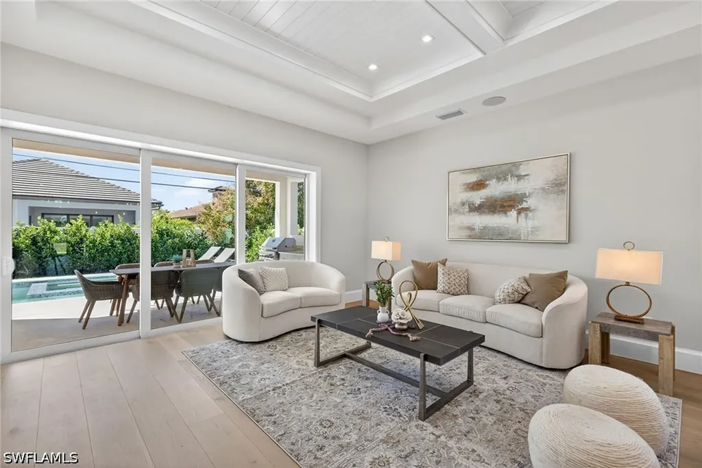 558 100th Avenue N Naples FL 34108