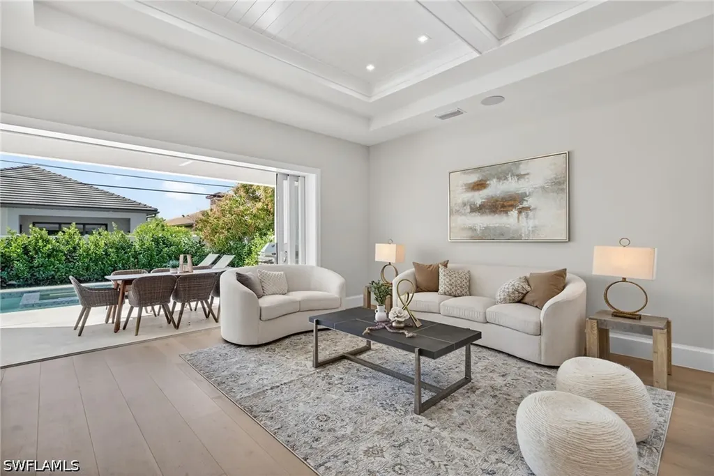 558 100th Avenue N Naples FL 34108