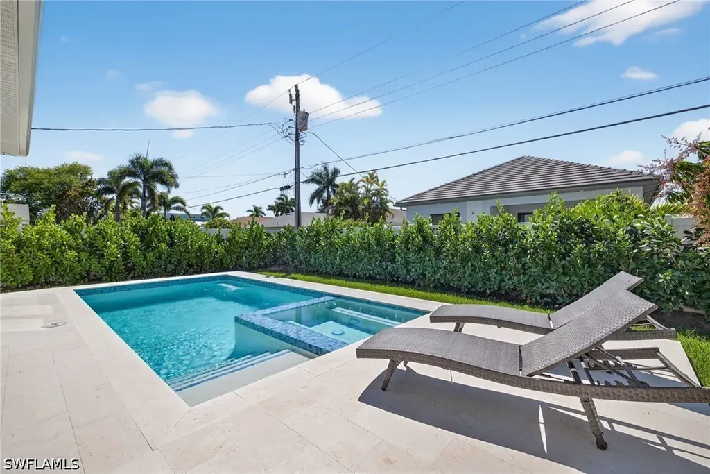 558 100th Avenue N Naples FL 34108