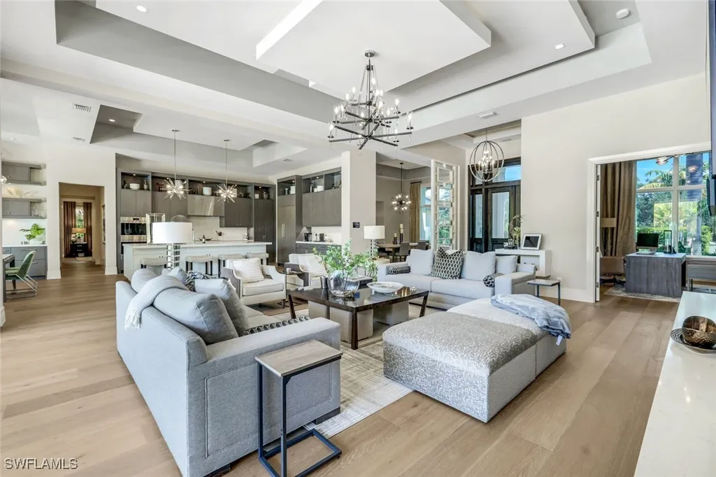 112 Hickory Road Naples FL 34108